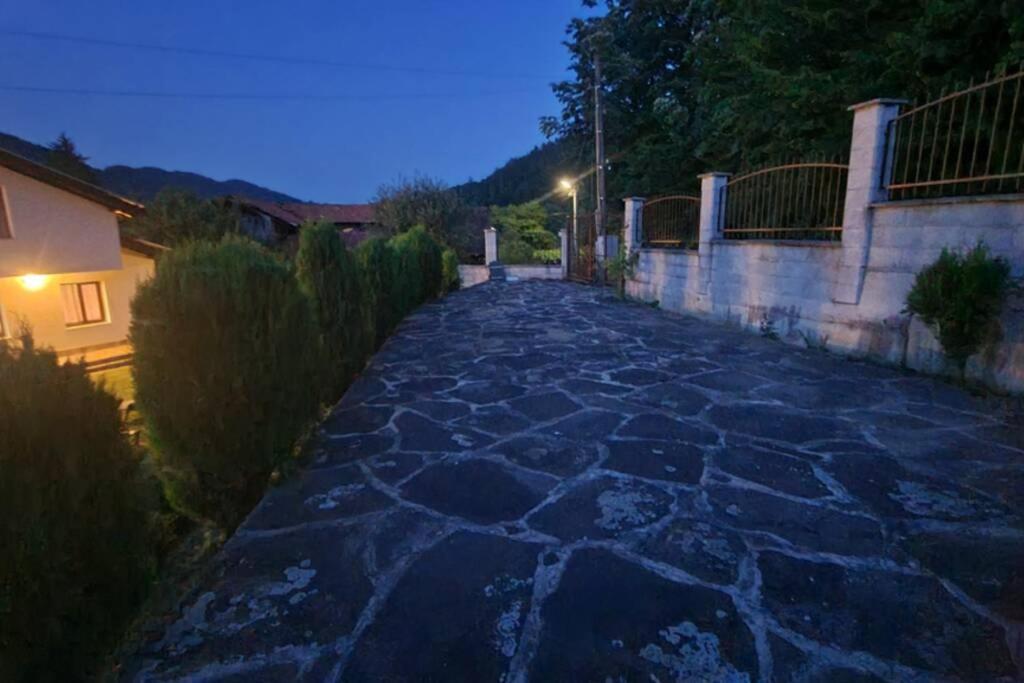 Двете Къщи В Планината Villa Beli Osum Exterior photo